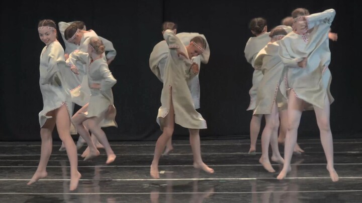 Russian Girl Dance