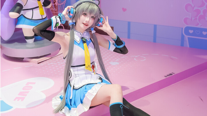 Zongzi يحملني في الهواء ~ [Luo Tianyi cos]