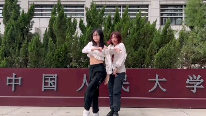 เต้นคู่หวานสุดๆ กับภรรยา สายลมพัดผ่านตลอดฤดูร้อน