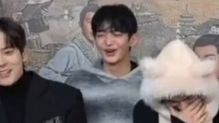 ไม่บอกหรอกว่าใครโดนแกล้งในฉากฟันแตกอันโด่งดังที่ถ่ายทอดสดโดยสมาชิกวัดต้าหลี่ทุกคน 555