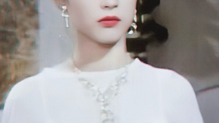 Now I totally get why she was always accused of having plastic surgery back then!