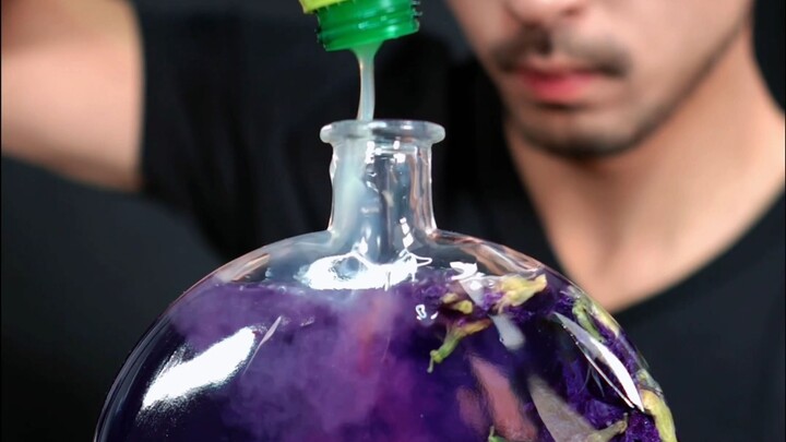 Butterfly Pea Flower Tea + Lemon