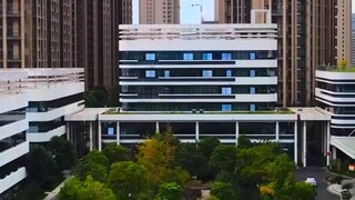 ประธานเย็นชาเกียจพวกผู้หญิงเรียบร้อยแต่เสแสร้ง ไม่คาดคิดจะตกหลุมรักเด็กฝึกงาน(720P_