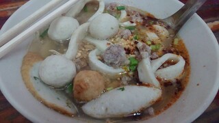 Thai Street Food Fish Noodle ก๋วยเตี๋ยวเส้นปลา ทาวน์อินทาวน์