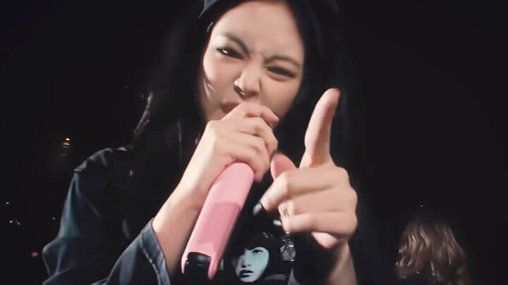 حفلات جيني الحية بالراب الإنجليزي التي أشعلت القاعة وتصادمها الصوتي مع الباس كانت حماسية إلى أقصى حد