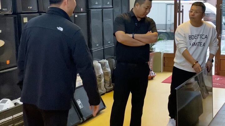 Lão Tứ một lần nữa gặp thất bại trên con đường khởi nghiệp