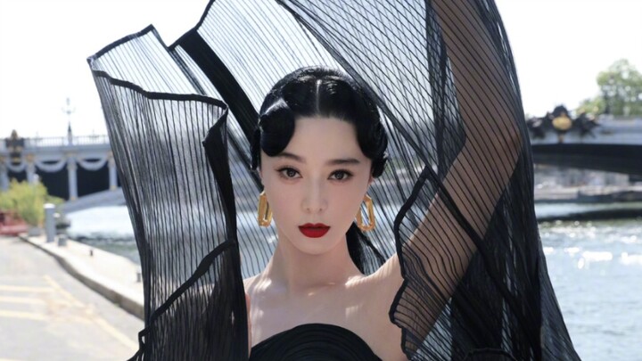 Vào ngày cuối cùng của Tuần lễ Thời trang Cao cấp Paris, Phạm Băng Băng diện bộ đầm haute couture Xu