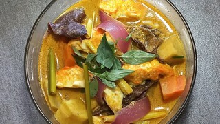cà ri thanh cua. nước sốt pha sẳn rất ngon.