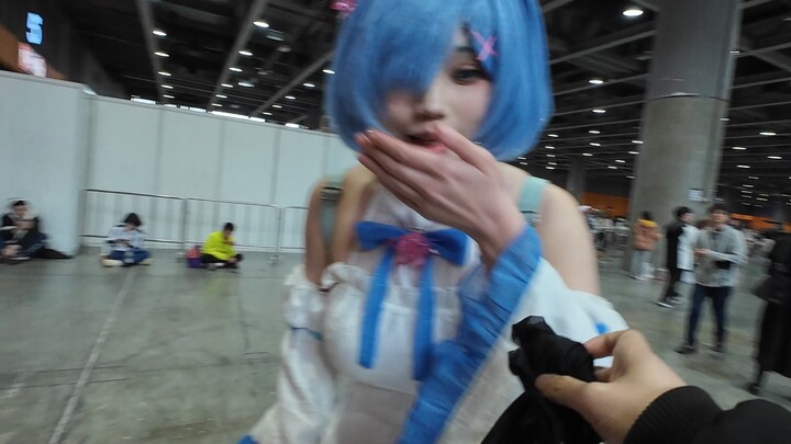 Comic con shenanigans: swapped freebies and ended up with black stockings!