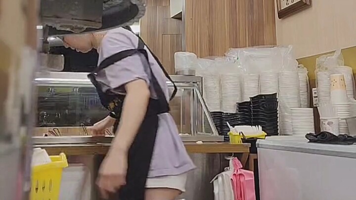 If you’re not making milk tea properly, what kind of livestream are you even doing?