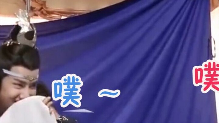 When "Chen Qing Ling" encounters the devilish shoulder-shaking dance - high-energy stepping on the s