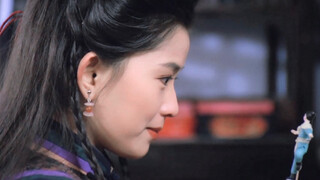 People who like her can get her fairy beauty, while people who don't like her think she looks misera