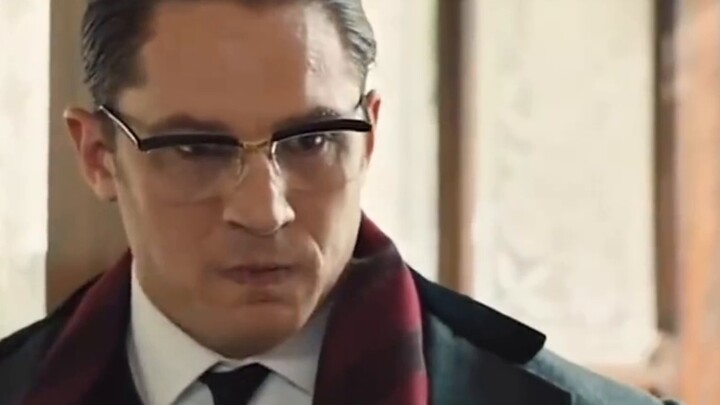 أنا هنا لأقاتل معكم! #رجل_البدلة