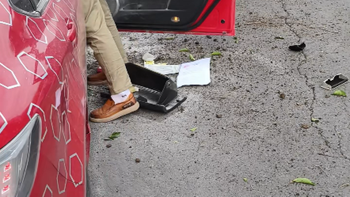 เช้ามาทำงานเจอถุงลมทั้งฝั่งคนขับและผู้โดยสารระเบิด ฉันเป็นคนแรกที่โทรเรียก 120 แล้วเห็นเปลวไฟเล็กๆ ท