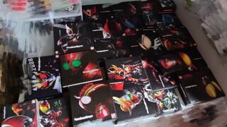 After one year of playing, I will share Kamen Rider toys (all CSM display?)