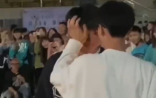 اعتراف حب بين العشاق