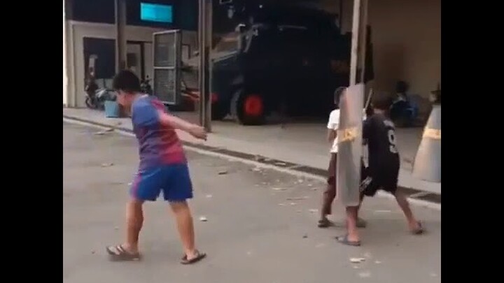 massa pendemo anarkis