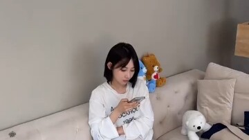 “คุณกล้าใช้ดาบของราชวงศ์ก่อนฆ่าเจ้าหน้าที่ของราชวงศ์นี้ได้อย่างไร?”