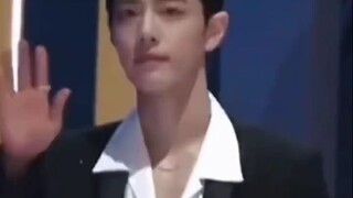 Xiao Zhan, berjalan lebih lambat, berjalan lebih lambat, adegan terkenal 🤣 Seluruh layar dipenuhi de