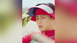 Thân là chủ tịch mà phải đi cào nghêu whatwrongwithsecretarykim parkminyoung parkseojoon phimhanquoc kdrama phimhaymoingay kdrama bhdkbiz