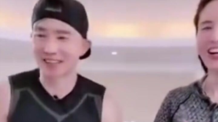 ในที่สุดก็มีคนจัดการหลิวเกิงหงเสียที! ฉินเฟิ่นทุ่มของขวัญรัวๆ จนเขาพูดไม่รู้เรื่อง ส่วนวีวี่ถึงกับตื
