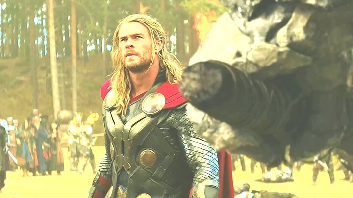 漫威里的“自不量力”名场面，美队：你不会真的以为我只靠盾牌吧