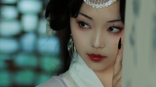 “听说了吗，后山有只猫妖化了形…”
