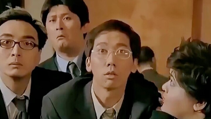 Hắn đang chơi khăm ngài đó, bệ hạ!