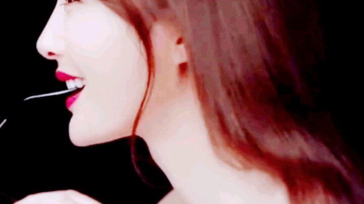 Trong thế giới đam mỹ vốn dĩ không có vai tổng thụ, nhưng khi cô ấy xuất hiện, thì chuyện đó đã thàn