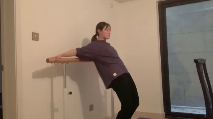 【Handstand without basic skills】The best one on the Internet!!! If you can’t learn it, come and beat