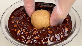 ช็อกโกแลตเฟรโรโร่ข้างนอกกล่องละร้อยกว่าบาทแพงเกินไป วันนี้จะมาสอนทุกคนทำเฟรโรโร่เวอร์ชันโฮมเมดด้วยบิ