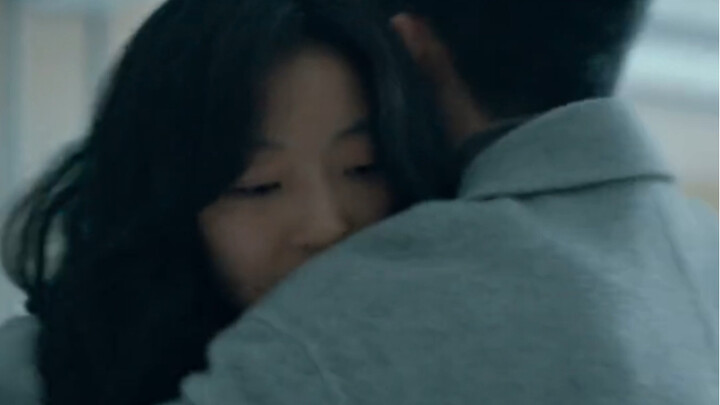 Have you ever imagined what it would be like to reunite with your ex after so many years apart? I lo