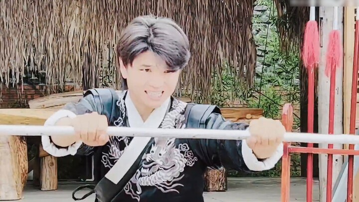 [Super exciting] Kung Fu movie gap? Watch two uncles show off their hardcore kung fu skills...