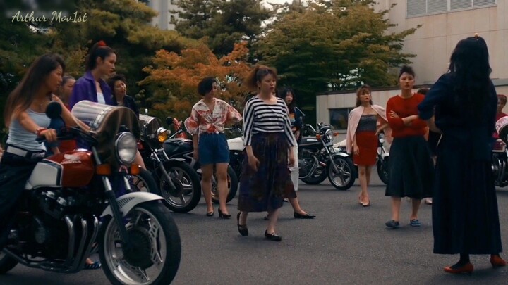 Gara gara menendang Bola Naga, wanita ini terpaksa berhadapan dgn komplotan geng wanita preman