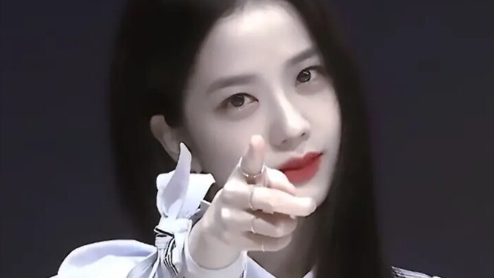 Kim Ji-soo pasti sakit nih, kok bisa cantik banget sih! Kenapa dia ngambil hatiku!! Kenapa!!!