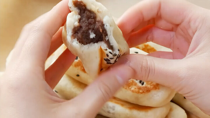 Soft and chewy red bean paste—every bite will sweeten you to the core!