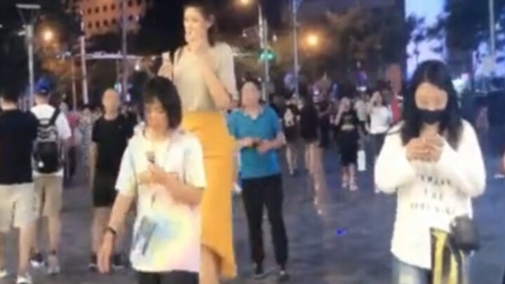 Bạn phòng thủ James