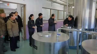 Estimado camarada Kim Jong Un averigua no terreno a situação das fábricas da indústria local