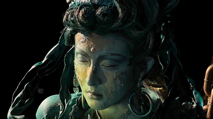 Help! I actually filmed a true bronze god!