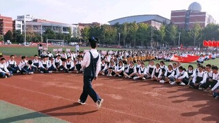 Upacara Pembukaan Pertemuan Olahraga Sekolah Musim Gugur Sekolah Bahasa Asing Zhengzhou 2022 untuk K