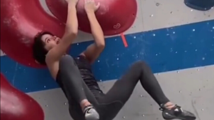 Wow... this core strength is insane!