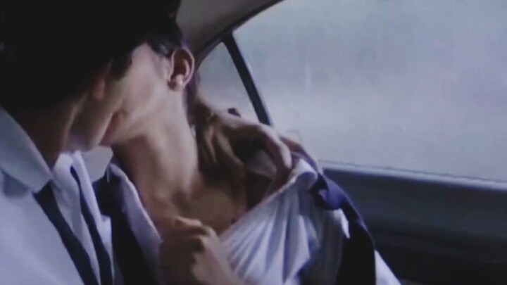 Apharan Car kiss scene