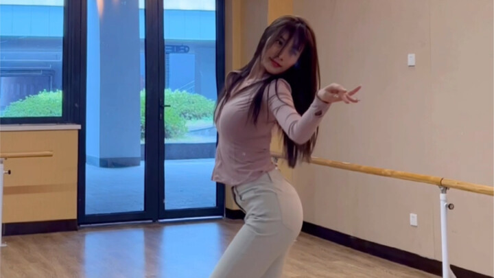 Gentle dance paired with gentle clothing~