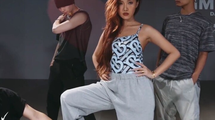 Hwasa's "Maria" 1Million Dance Studio version, luxurious lineup [Pocket Recommendation]