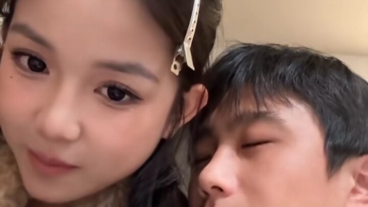 What? Telling jokes can actually help you get a girlfriend!