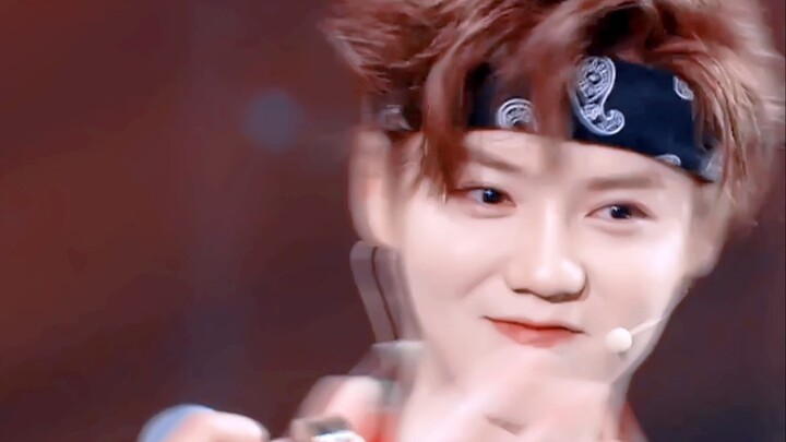 [Lu Han] Is this LUHAN? It’s LUHAN!! The boy who’s been with me through my entire youth hasn’t chang