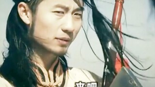 Saya Zimo. Aku kehilangan krisanku dalam suatu duel. Adik perempuan saya yang tergila-gila tersambar