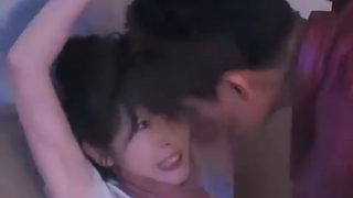 Gadis 20 tahun kabur dari pernikahan, jatuh ke tangan bos mafia gila