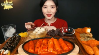 Kimbap, mực chiên khổng lồ,... phần 1 #mukbang