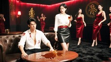 Gadis malang menumpahkan wine ke CEO dingin—dia terpikat dan menjadikannya istrinya! Tapi di balik..